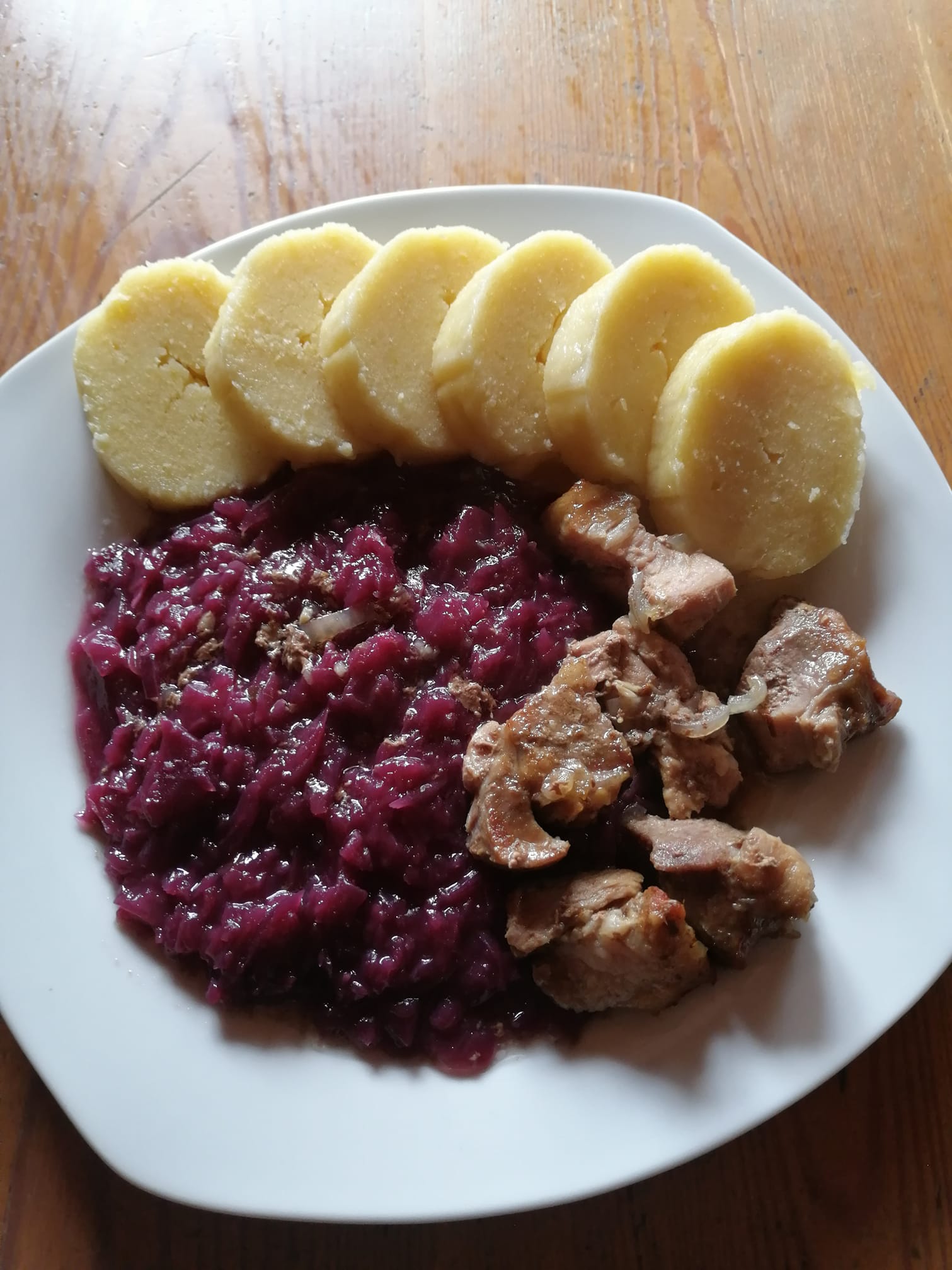 sobota 30.5.2020 - vepřové se zelím