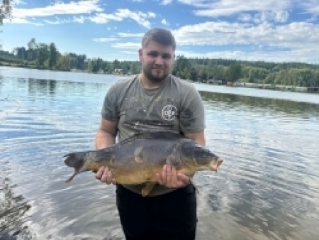 kapr 80 cm a 10 kg